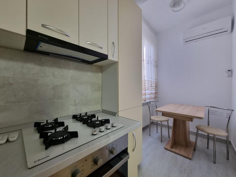 Apartament cu 2 camere semidecomandat în P-ța Universității
