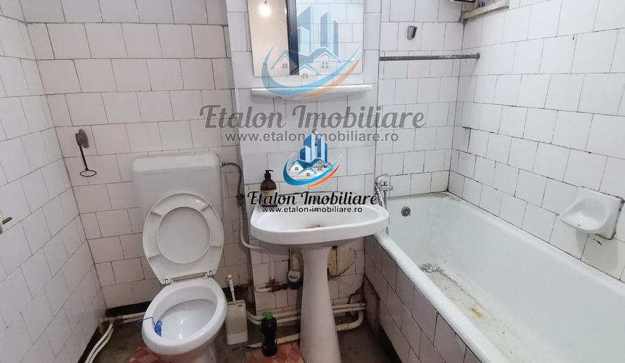 Apartament cu 2 camere decomandat în Periferie
