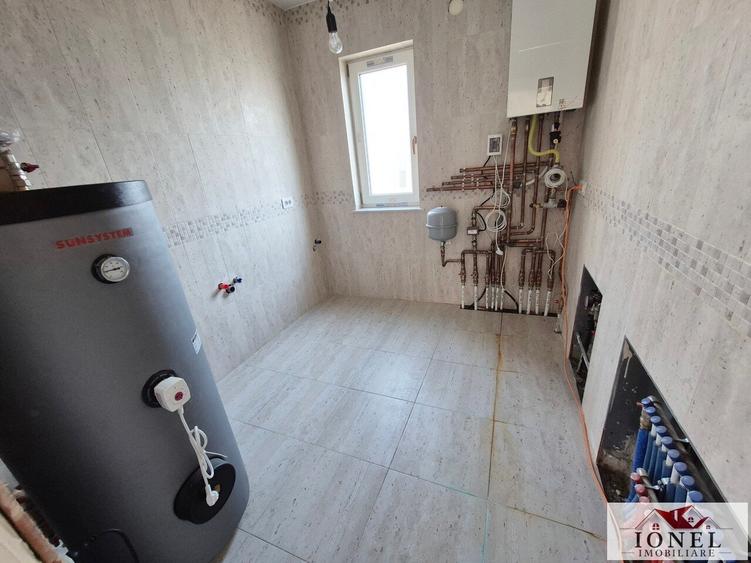 Casă individuală cu 6 camere cu Canalizare în Ciugud