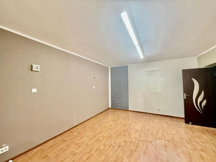 Apartament cu 3 camere decomandat în Decebal