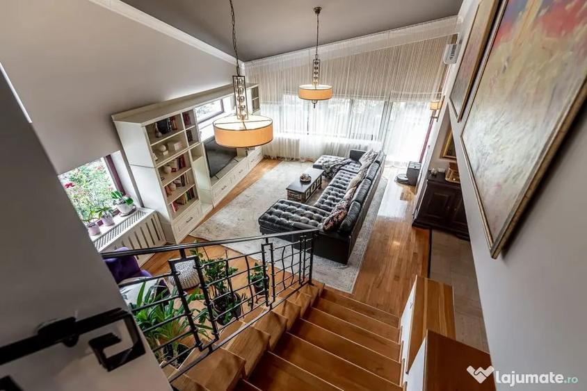Casă cu 7 camere cu Teren 1015 Mp în Pârneava