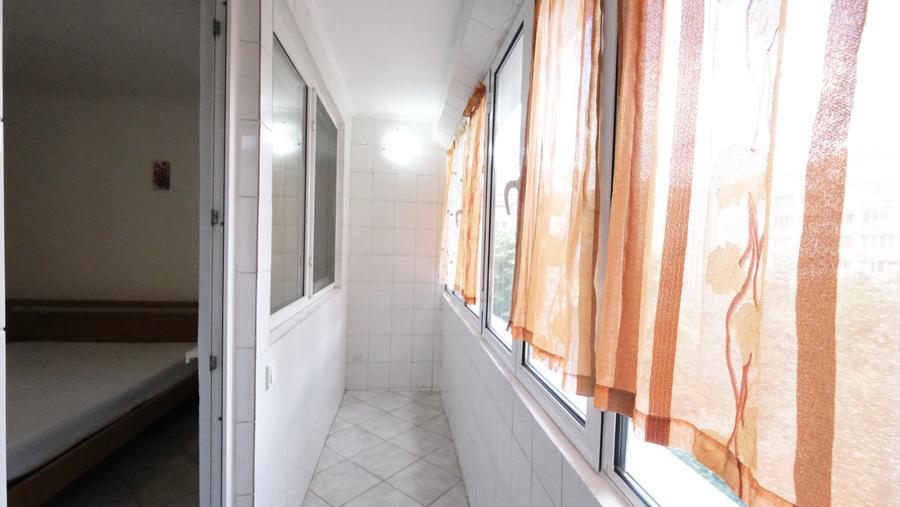 Apartament cu 2 camere decomandat în Sala Palatului