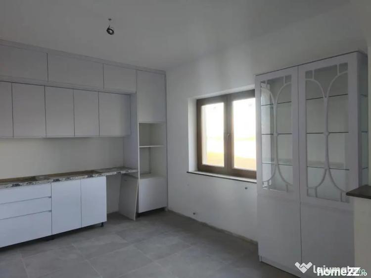 Casă cu 7 camere cu Teren 2500 Mp în Marginea