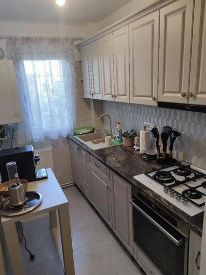 Apartament cu 3 camere decomandat în Grigorescu