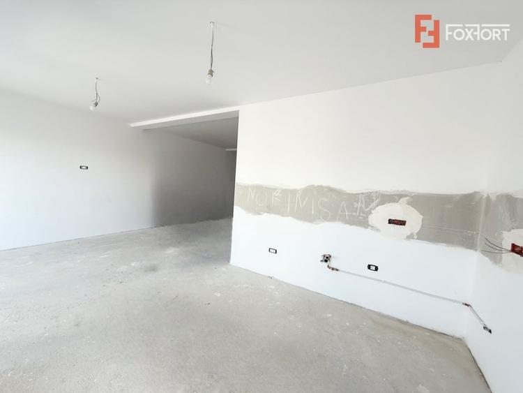 Apartament cu 4 camere în Torontalului