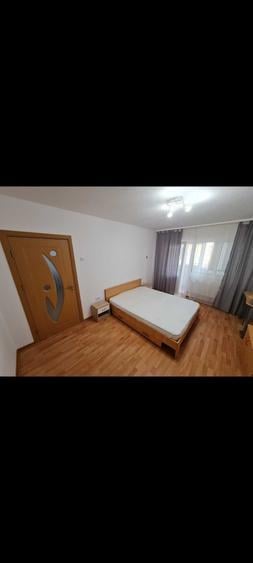 Apartament cu 2 camere semidecomandat în Radu Negru