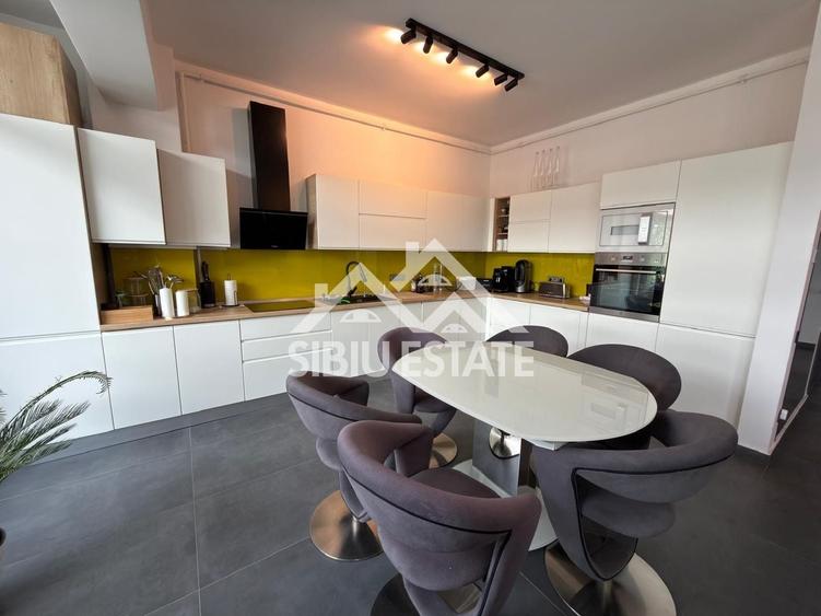 Penthouse cu 3 camere decomandat, mobilat în Șelimbăr