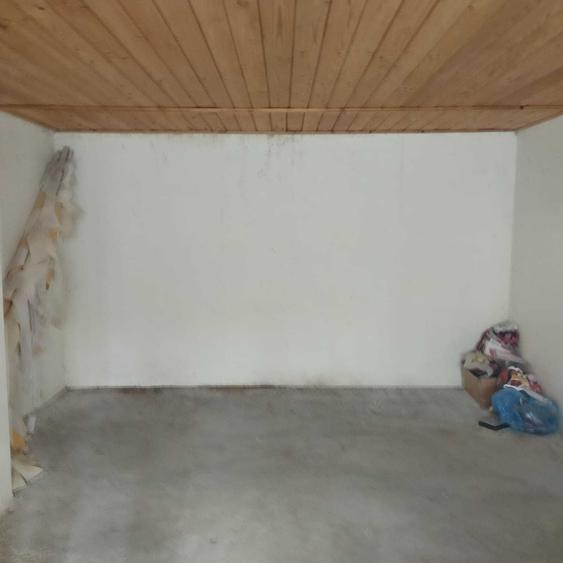 Casă cu 4 camere în Băbana
