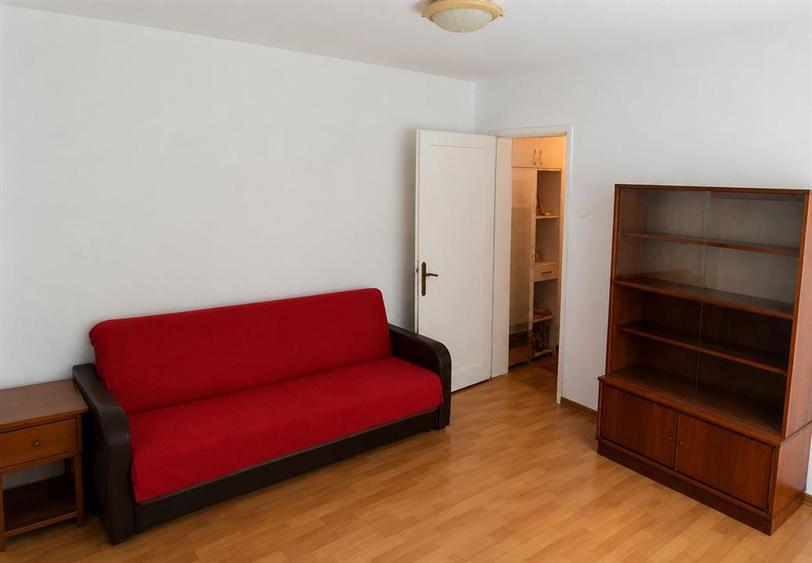 Apartament cu 2 camere nedecomandat în Astra