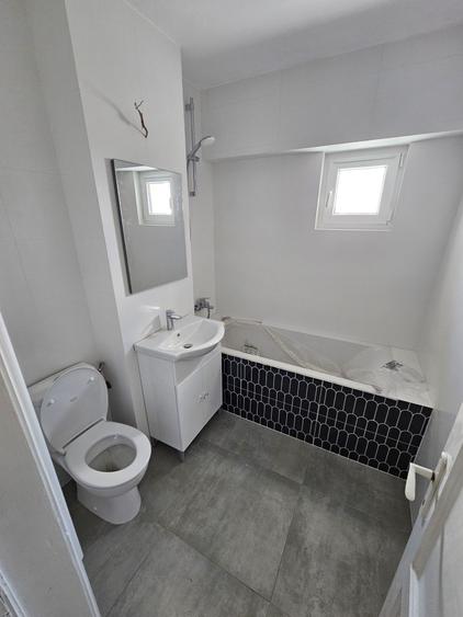 Apartament cu 4 camere decomandat în Obor