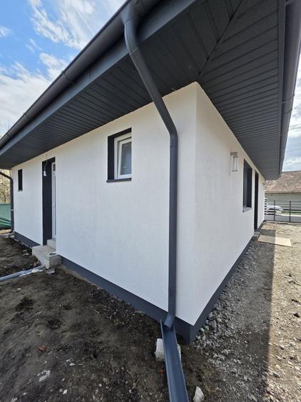 Casă cu 3 camere în Cuci