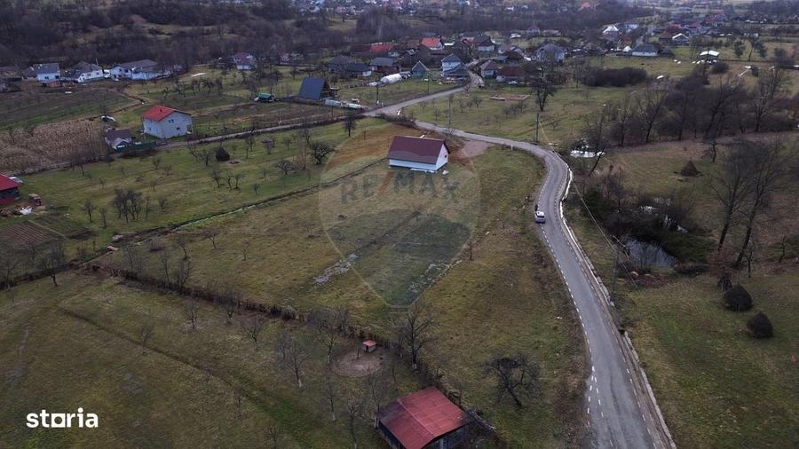 Spațiu comercial, în Șurdești