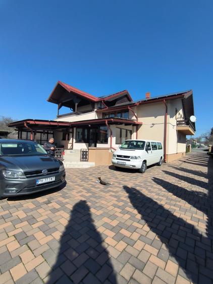 Casă cu 6 camere cu Canalizare în Păulești