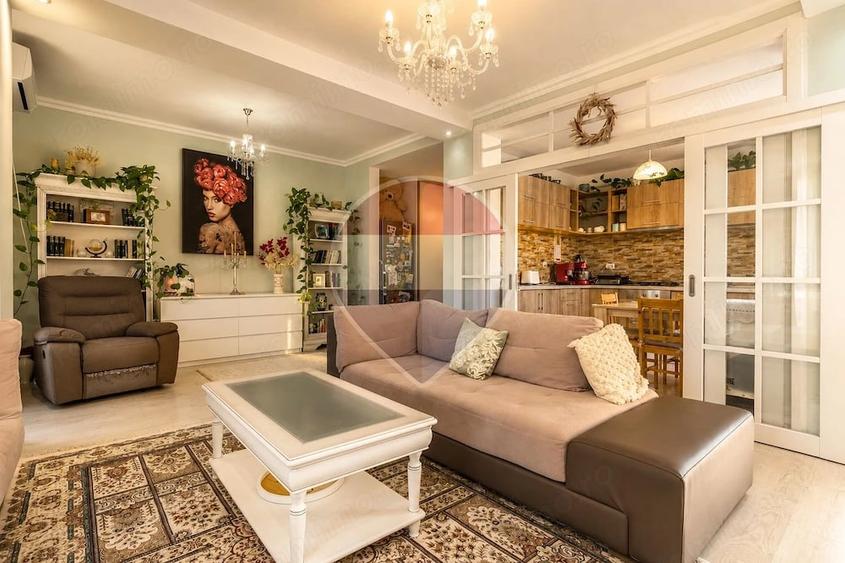 Apartament cu 3 camere decomandat în Bucium