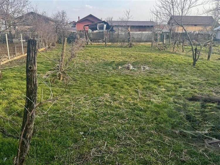 Casă cu 2 camere cu Teren 758 Mp în Negoiești