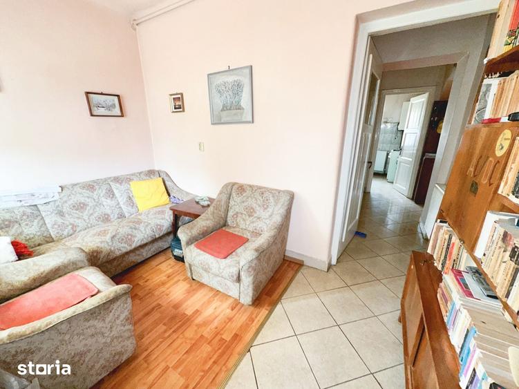 Apartament cu 3 camere decomandat în Central