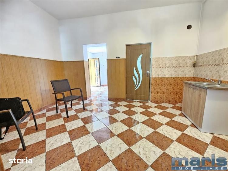 Casă cu 4 camere cu Canalizare în Central
