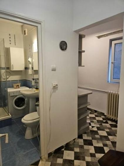 Garsonieră decomandată în Cișmigiu