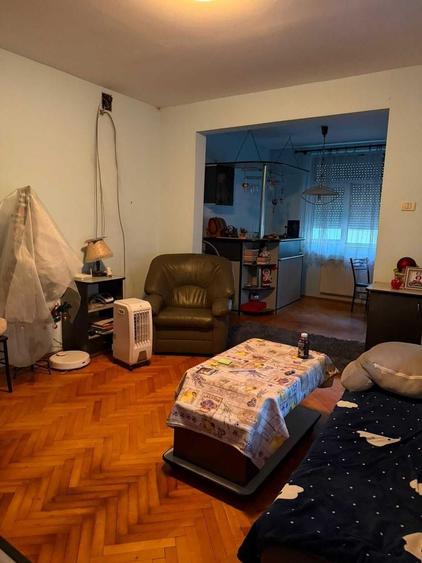 Casă individuală cu 3 camere cu Canalizare în Vatra Luminoasă