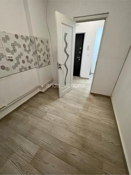 Inchiriez apartament