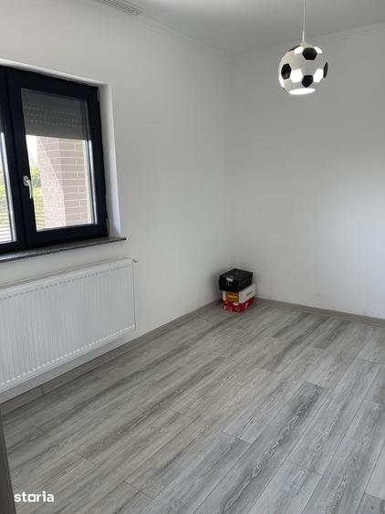 Casă cu 4 camere cu Teren 430 Mp în Exterior Vest