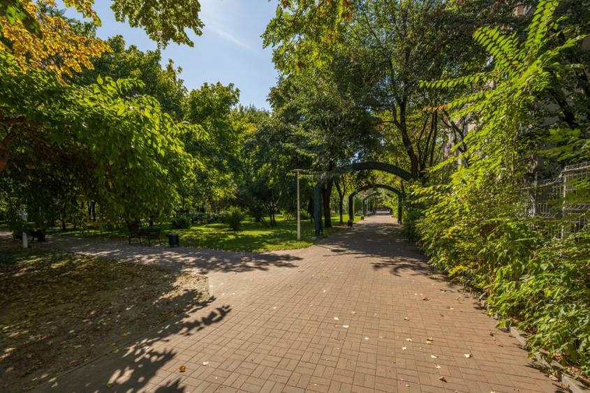 Apartament cu 2 camere semidecomandat în Giulești