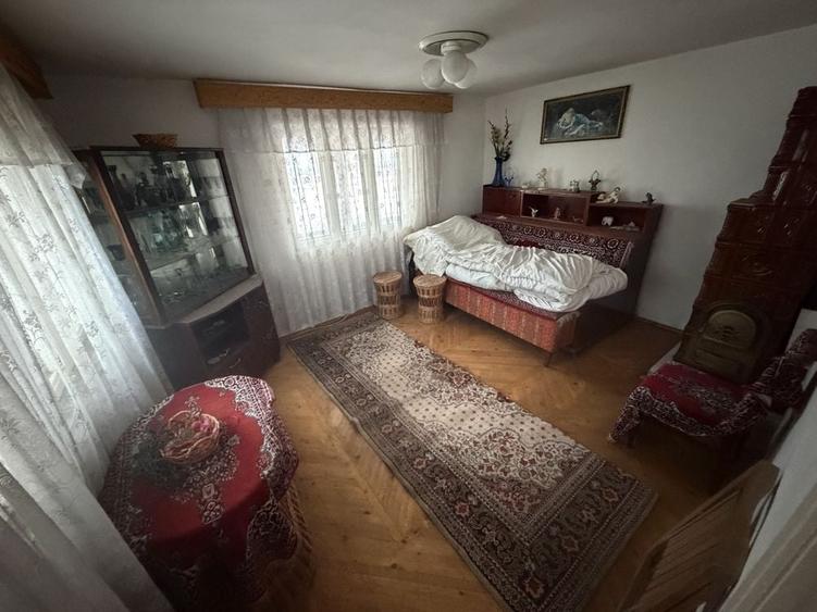Casă cu 4 camere în Central