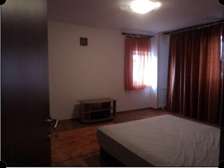Garsonieră decomandată, mobilată în Calea Călărașilor