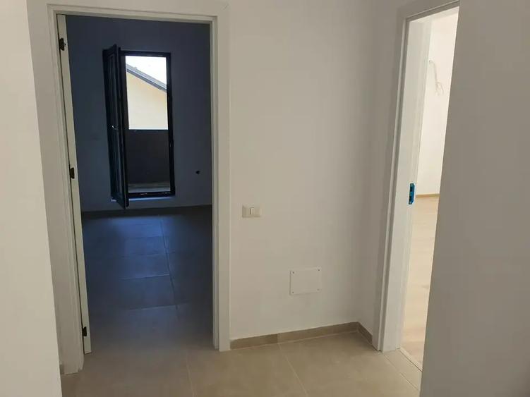 Apartament cu 2 camere decomandat în Titan