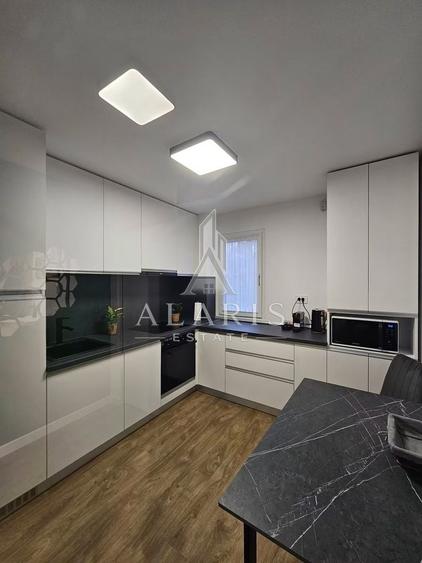 Apartament cu 2 camere semidecomandat, mobilat în Tipografilor