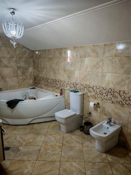 Casă individuală cu 3 camere cu Canalizare în Vânători