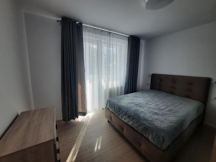 Apartament cu 3 camere decomandat în Mărăței