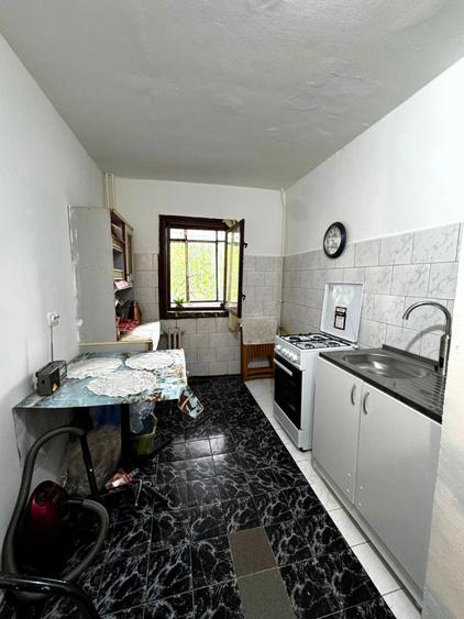 Apartament cu 2 camere decomandat în Podul de Fier