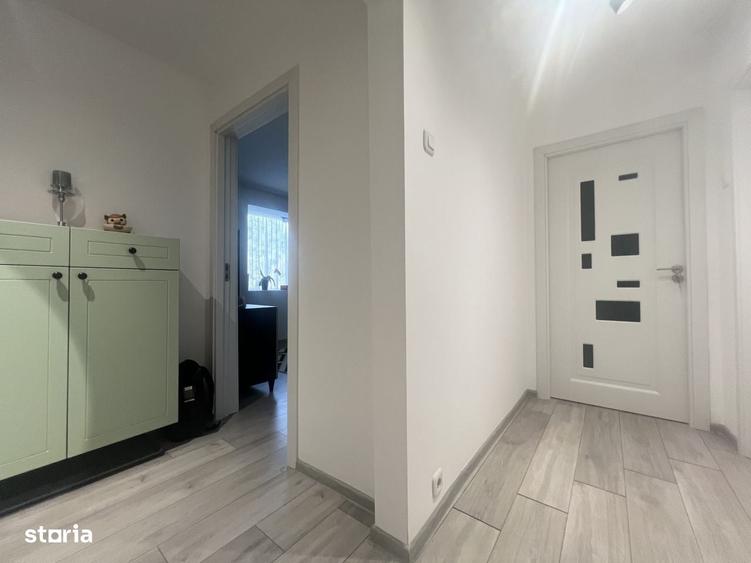Apartament cu 3 camere decomandat în P-ța Doina