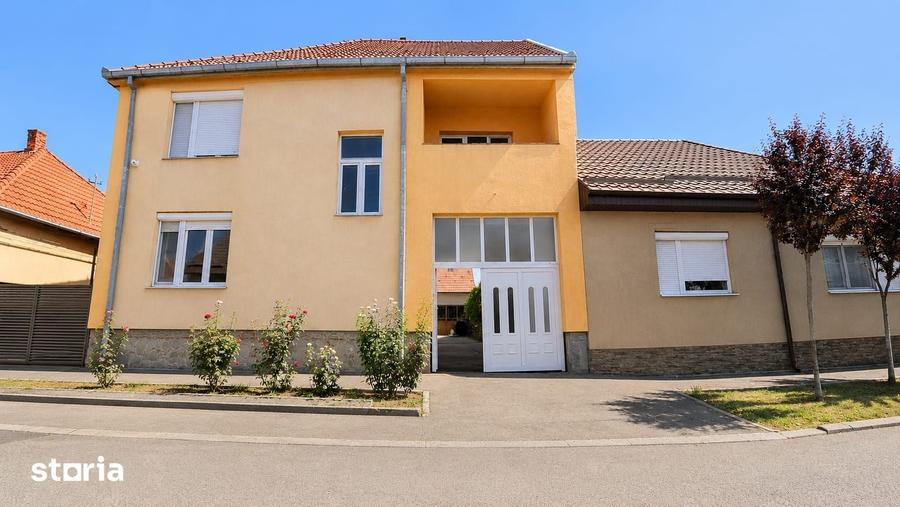 Casă cu 4 camere cu Teren 563 Mp în Central