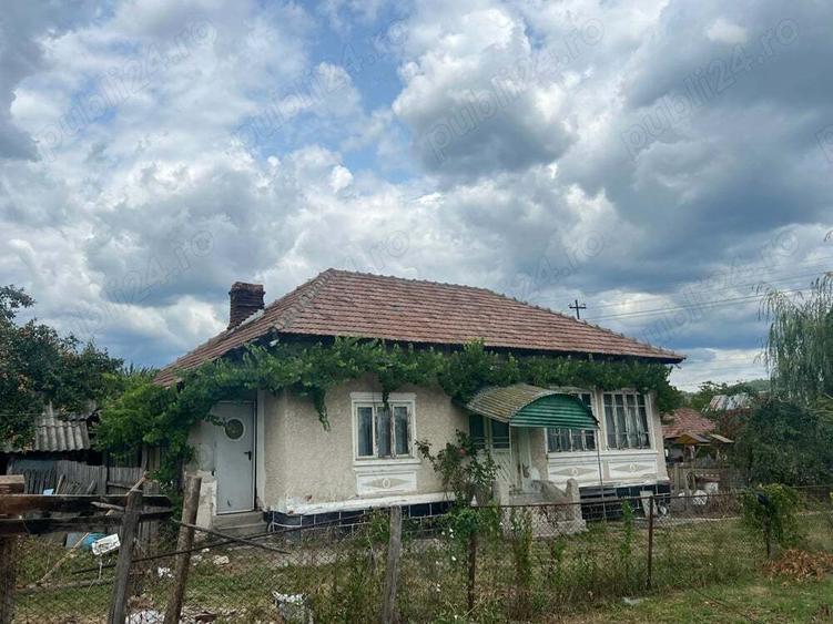 Casă cu 3 camere în Copăceni