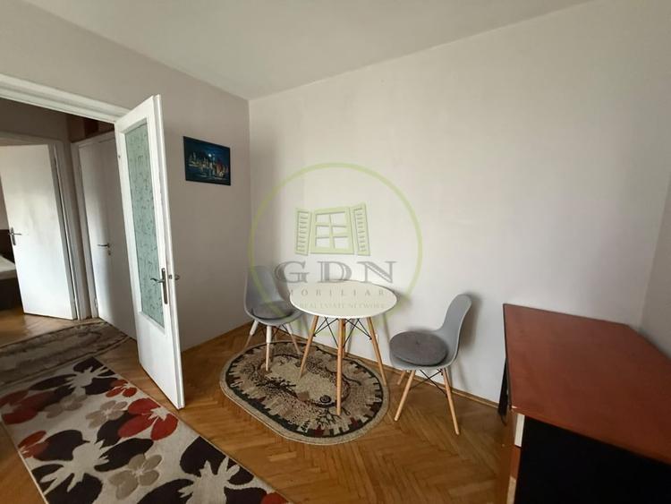 Apartament cu 2 camere semidecomandat, mobilat în Central