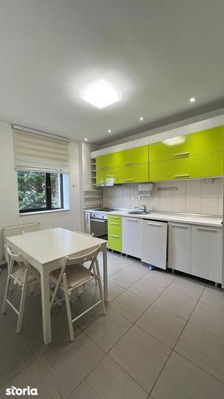 Apartament cu 3 camere, mobilat în Băneasa