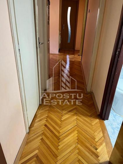 Apartament cu 3 camere decomandat, mobilat în Lunei