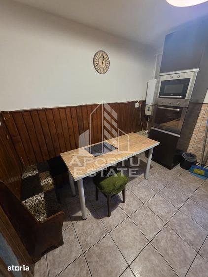 Apartament cu 4 camere în Dâmbovița