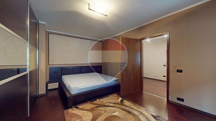 Apartament cu 2 camere semidecomandat, mobilat în Centrul Istoric