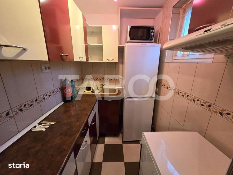 Apartament cu 3 camere semidecomandat, mobilat în Țiglari