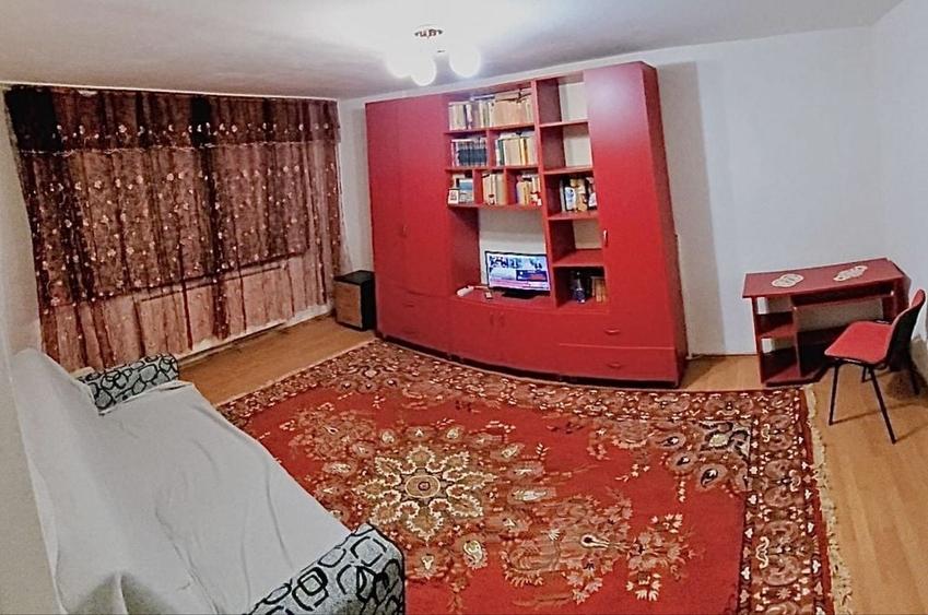 Garsonieră decomandată în Central
