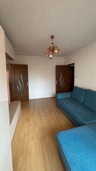 Apartament cu 2 camere semidecomandat în Giurgiului