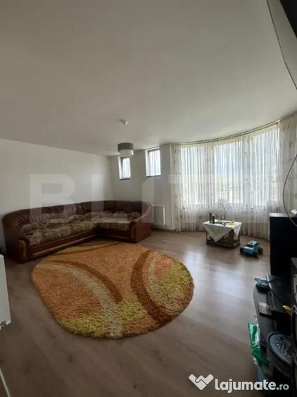 Casă cu 5 camere cu Teren 1000 Mp în Central