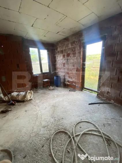 Casă cu 4 camere cu Teren 1471 Mp în Budacu de Sus