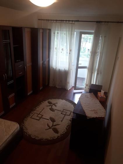 Garsonieră decomandată în Central