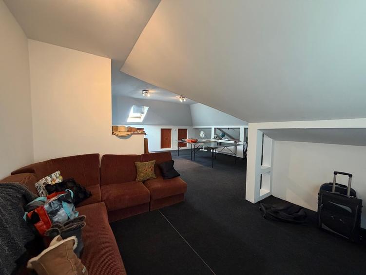 Duplex cu 5 camere cu Canalizare în Cetate