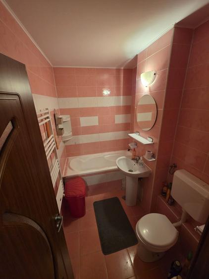 Apartament cu 2 camere semidecomandat în Micro 16