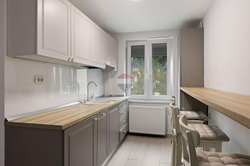 Apartament cu 2 camere semidecomandat, mobilat în Podgoria